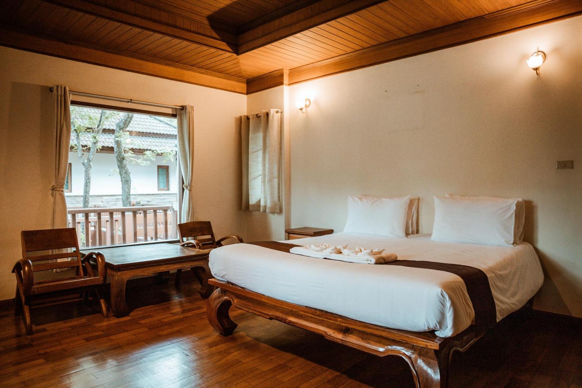 Tak Andaman Resort & Hotel Екстер'єр фото