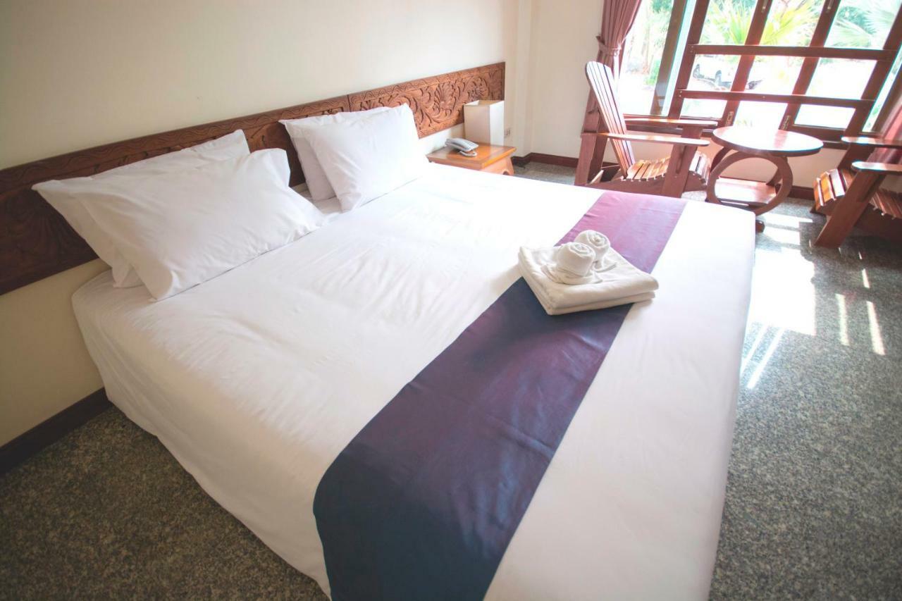 Tak Andaman Resort & Hotel Екстер'єр фото